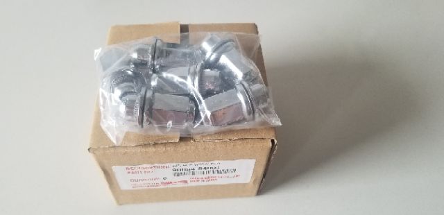 Ốc Toyota Innova, Fortuner, Camry