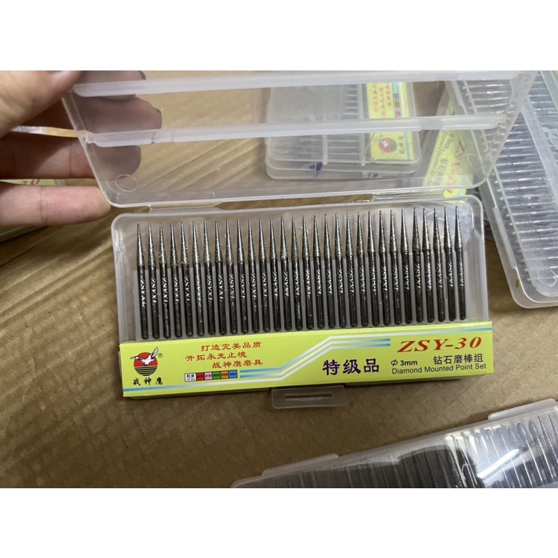 Bộ mũi mài kim cương Đài Loan 30 chi tiết giông nhau trụ, tròn, nhọn.... hiệu ZSY-30