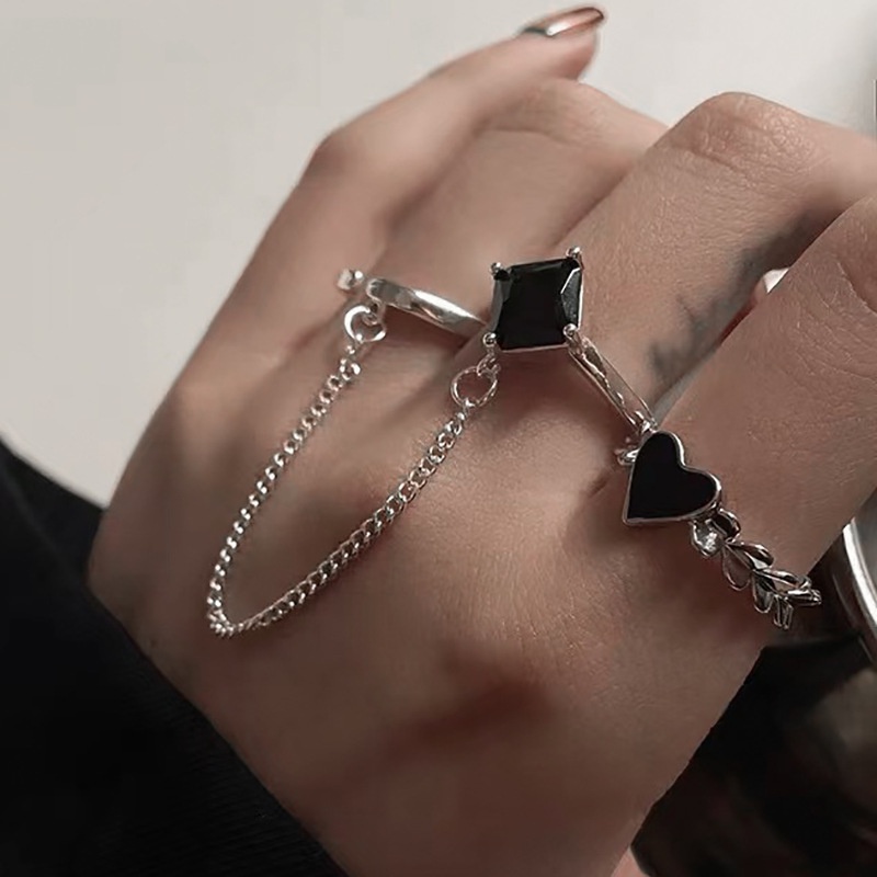 Set 2 Nhẫn Đen Mặt Vuông / Trái Tim Đính Đá Pha Lê