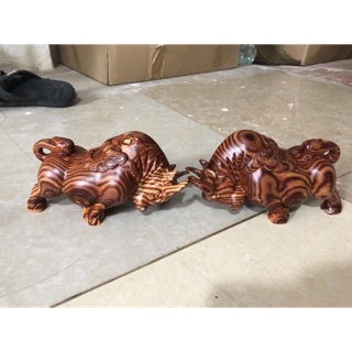 Bò tót gỗ Trắc