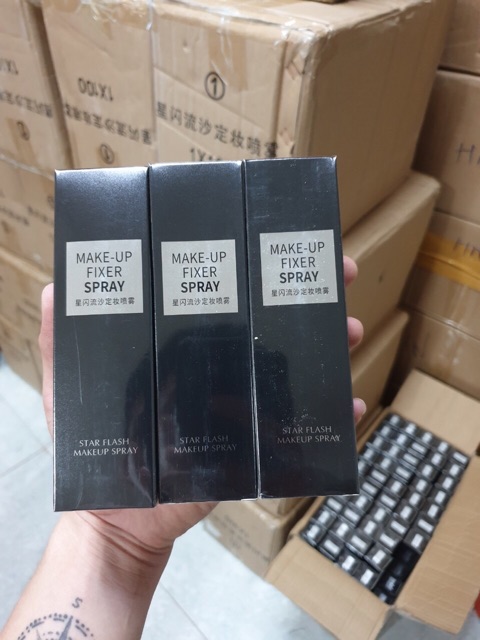 Xịt khoá Make Up SPRAY