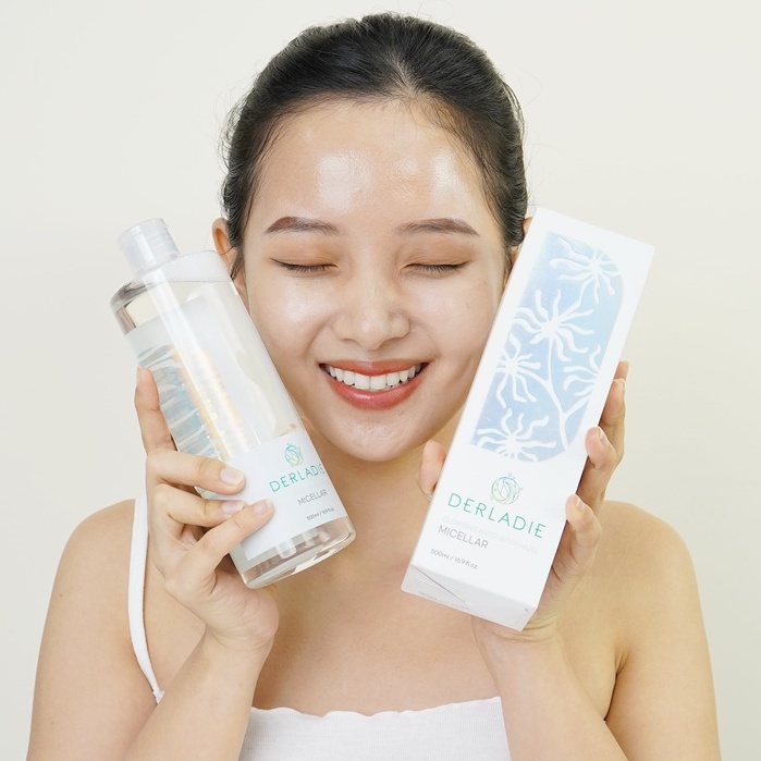 Nước tẩy trang Derladie Cleansing Water Witch Hazel dành cho da dầu mụn 500ml