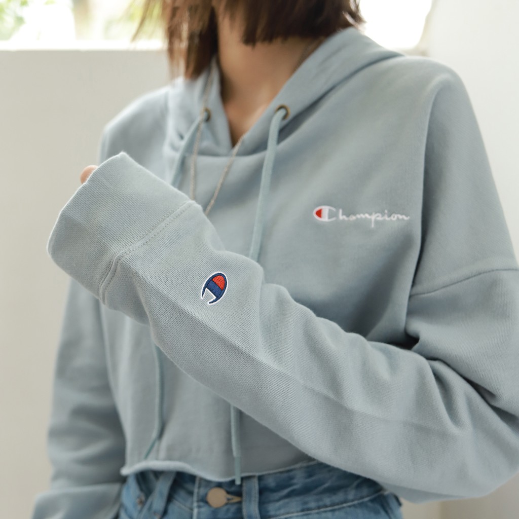 Áo Croptop Hoodie Nữ Thêu Chữ Champion Form Đẹp-Đường Thêu Tỉ Mỉ-Vải Nỉ Da Cá Thoải Mái-Màu Xanh Blue Nhạt Dễ Phối Đồ