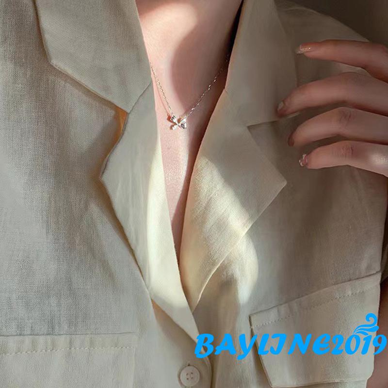 Vòng cổ Mỏng Màu Bạc Mặt Hình Bướm Đơn Giản Cho Nữ