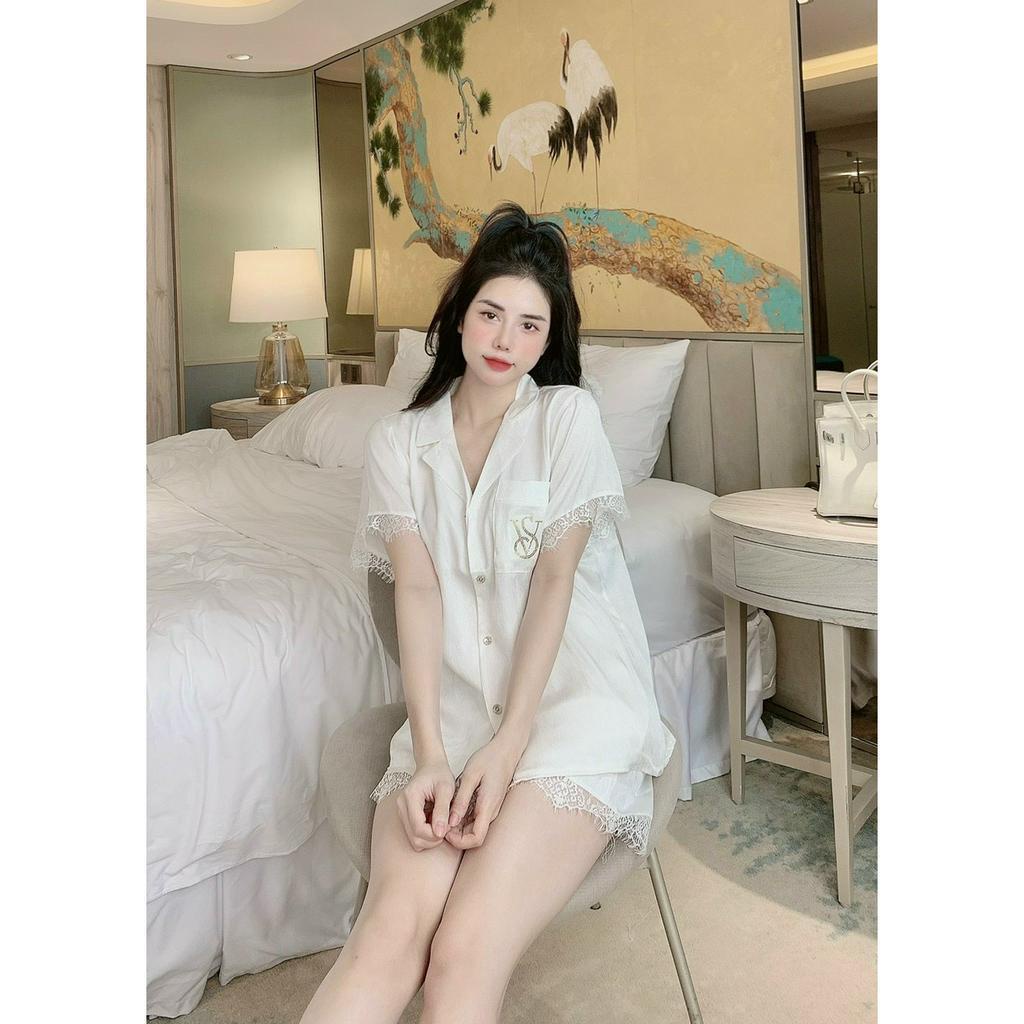 Bộ pijama nữ áo ngắn quần cộc phối ren chất lụa xước ánh kim freesize 40-60kg - Chun's sleepwear