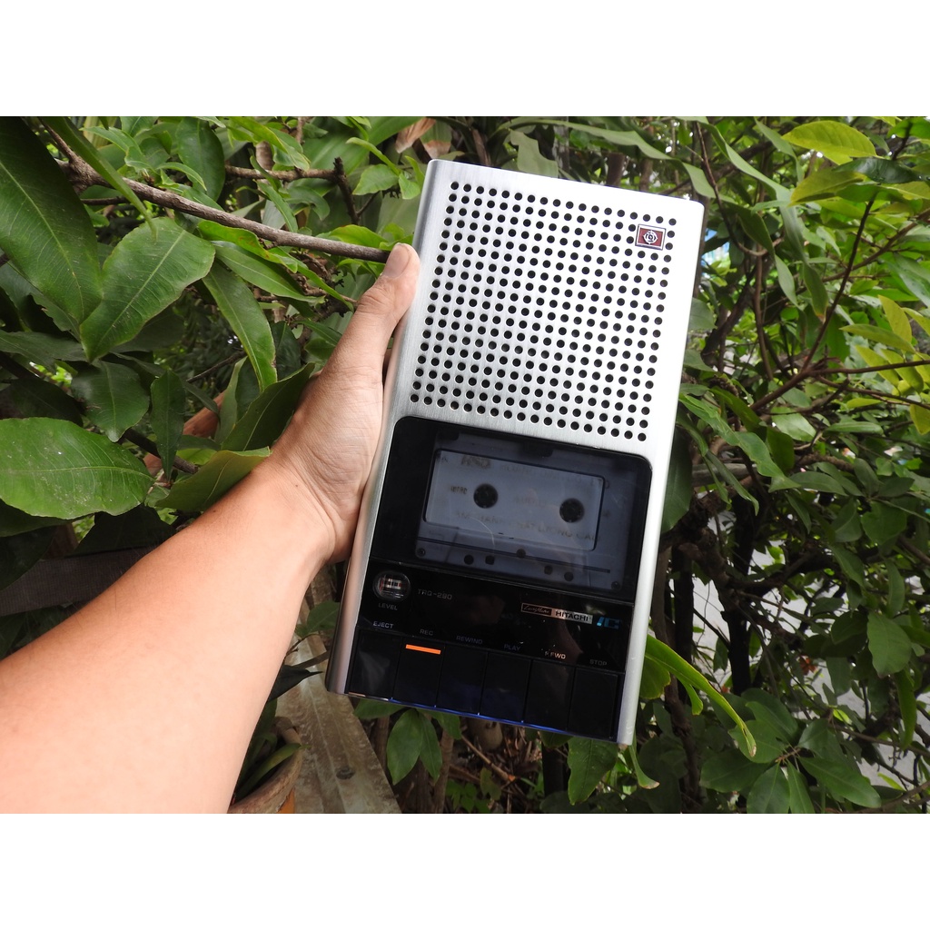 Máy nghe nhạc Cassette HITACHI TRQ-290 loa ngoài máy cassette hạng nặng mặt kim loại cửa sổ trong suốt như mặt kính