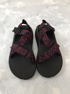Dép chaco kẻ đỏ nam