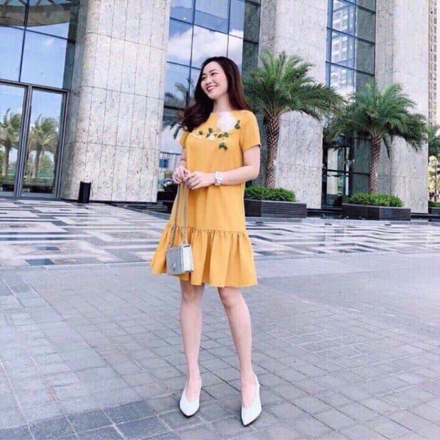 Đầm đuôi cá thêu ruy băng hoa lá đầy đủ size tới 70kg (2 màu đỏ, vàng )