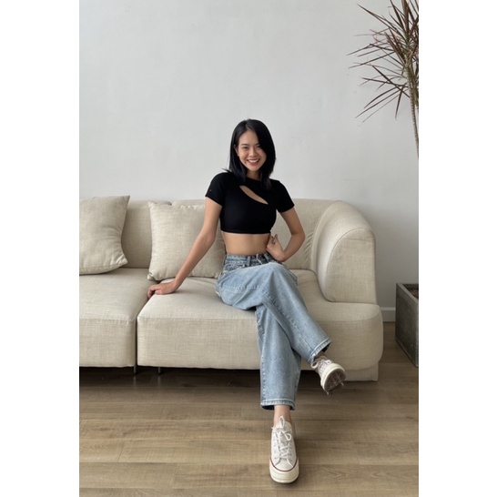 Áo croptop cổ chéo hở