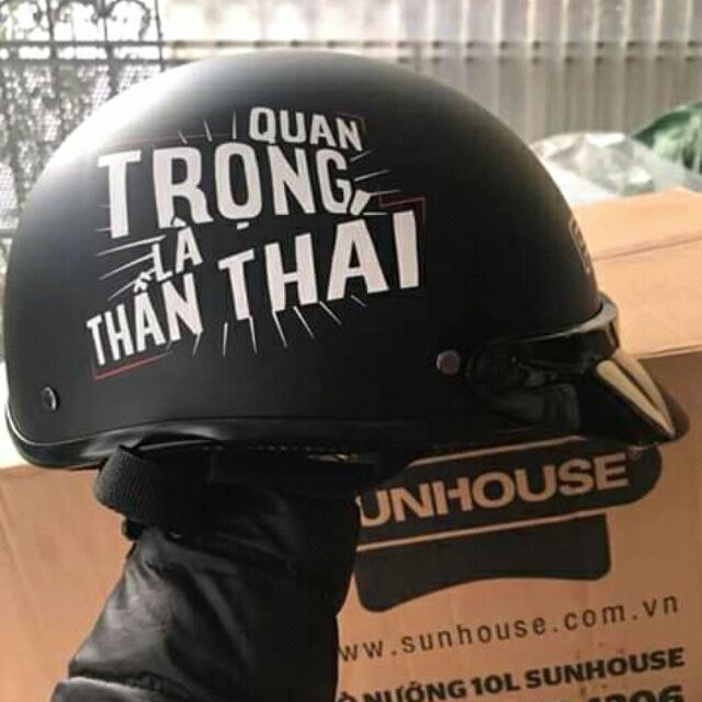 Mũ bảo hiểm axe quan trọng là thần thái