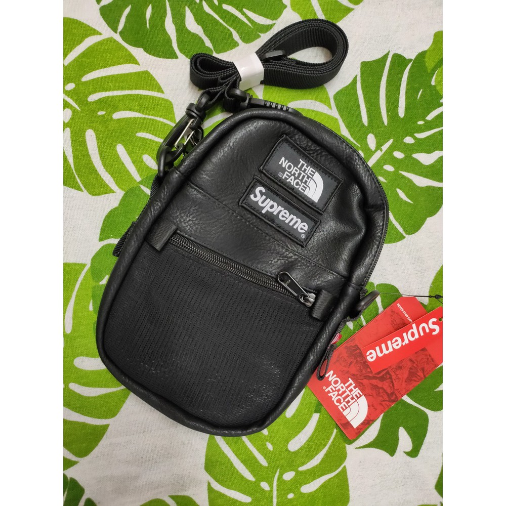 Túi đeo chéo Supreme x The North Face leather shoulder bag