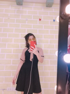 Váy xoè thắt nơ