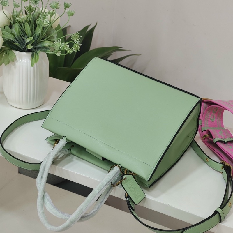 Túi Coach tote cashin 22 C8544 sẵn sale