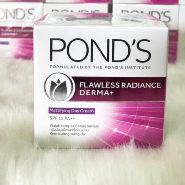 Kem dưỡng da Ponds Flawless Radiance Derma Mattifying Day Cream Ngày Và Đêm 50gr