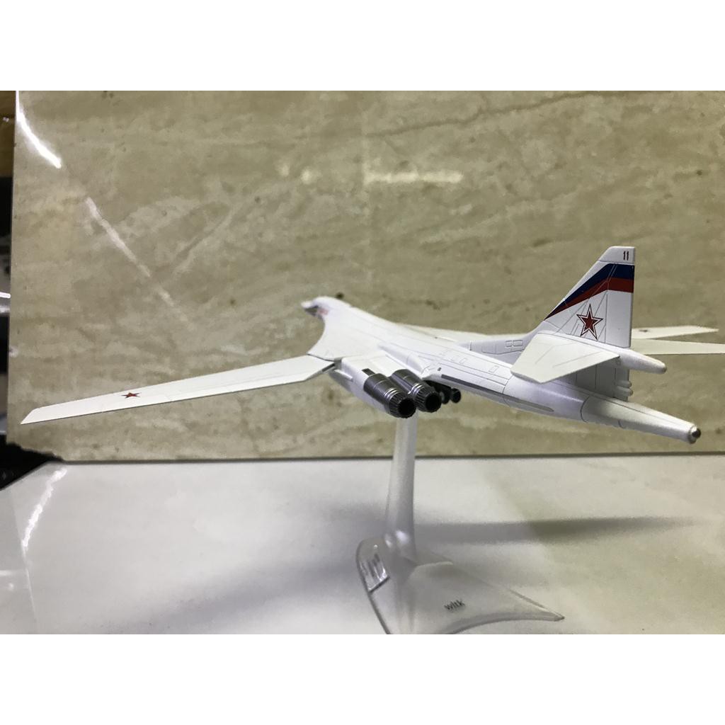 Mô hình Máy bay Ném Bom TU-160 - 1:200