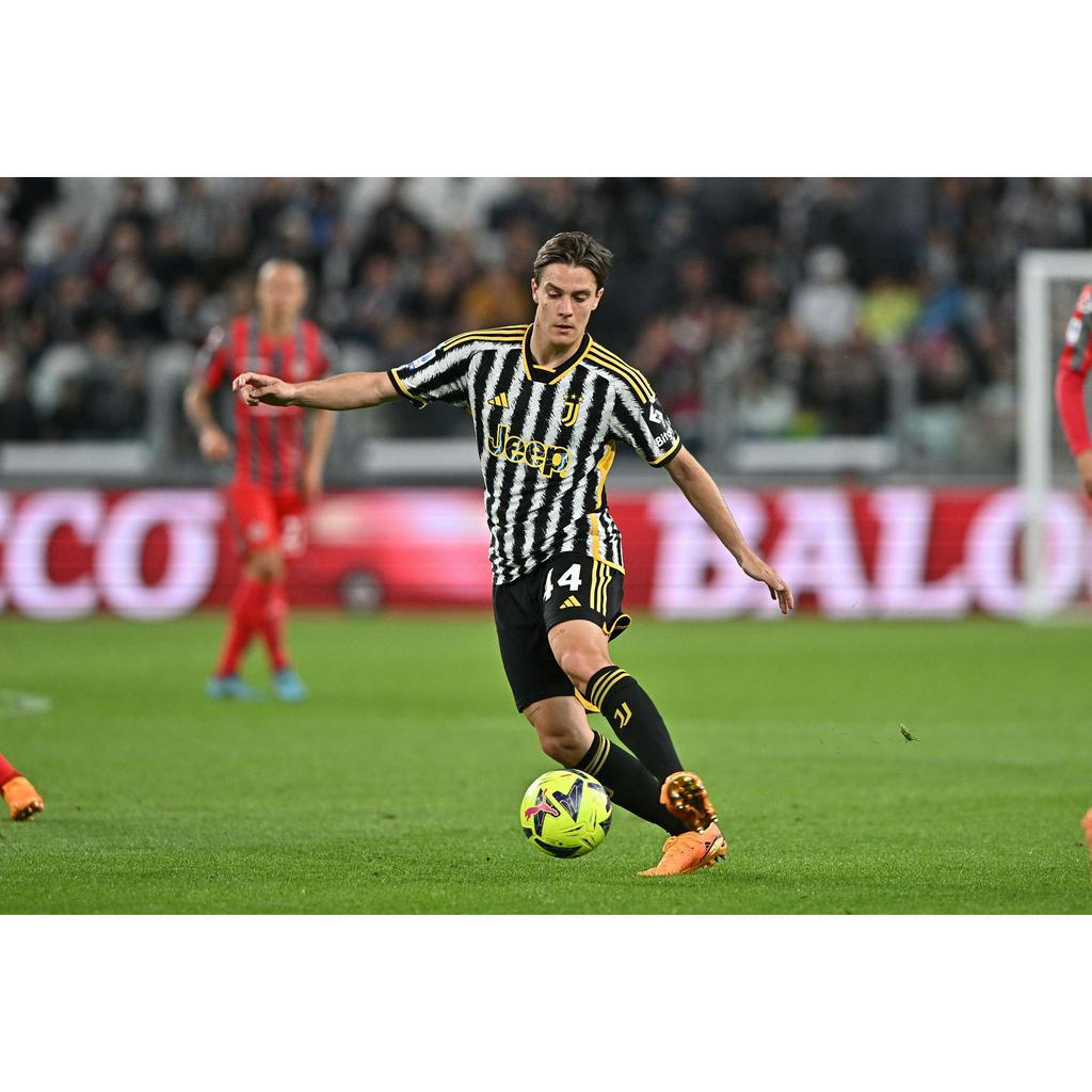 Áo Thun Sân Nhà Juventus Home 23 / 24 Size S-2XL