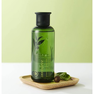 Nước hoa hồng Innisfree green tea seed skin 200ml