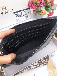 Fendi Clutch 🎀🎀🎀