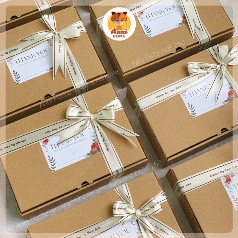Set quà tặng cao cấp 4 món với bó hoa, bánh socola, mứt trái cây và nến thơm Anni Home/ Anni Handmade