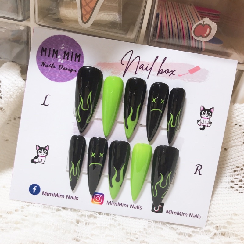Nail box móng úp thiết kế lửa xanh