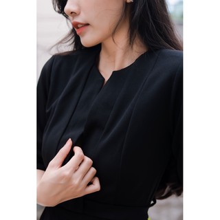 váy xẻ cổ đen