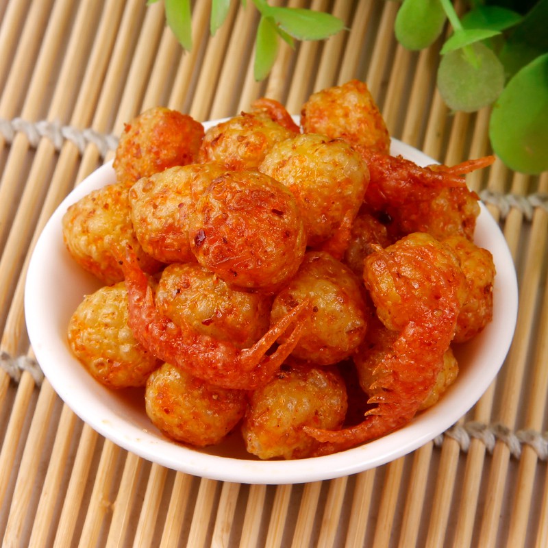 Tôm trứng sốt thịt viên chay