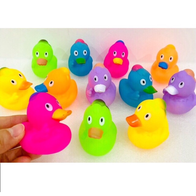 Túi 12 con thú đủ màu , bóp kiu ( chíp chíp ) đồ chơi nhà tắm cho bé