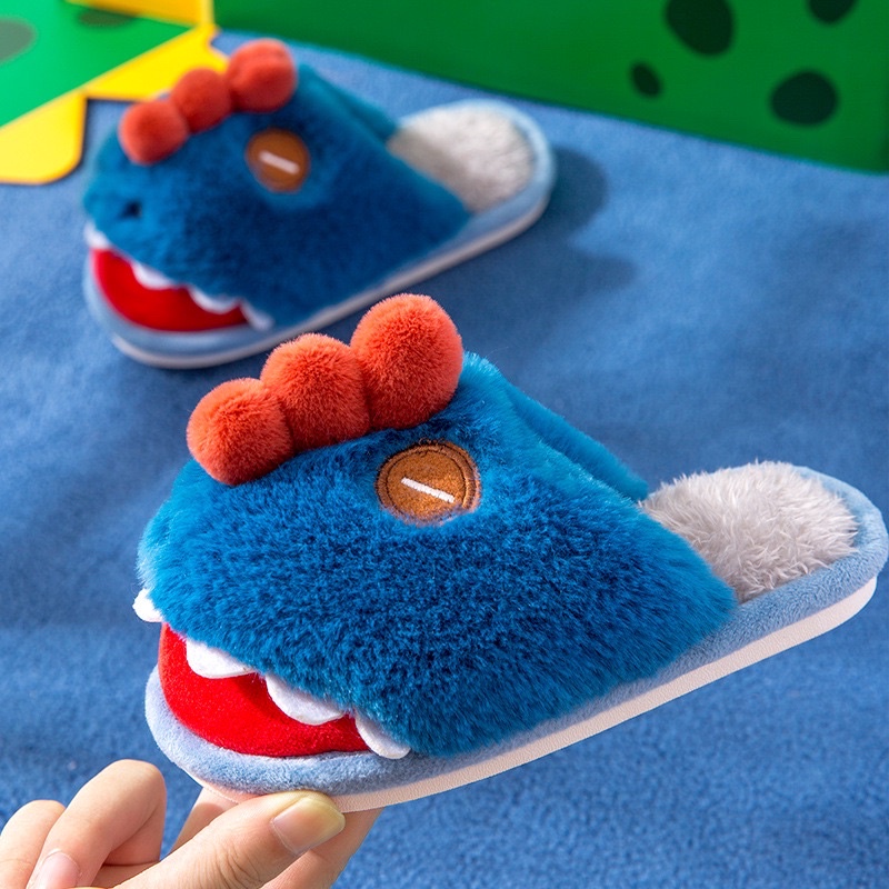 Dép lông mang trong nhà cho bé hình baby shark
