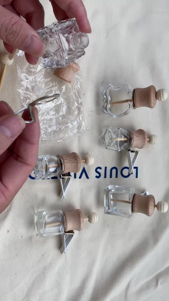 10ml Lọ tinh dầu kẹp cửa gió điều hòa xe  ( không chứa dung dịch) | BigBuy360 - bigbuy360.vn