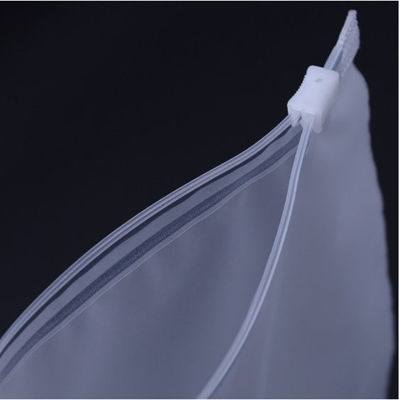 Túi zip lụa mờ có khóa kéo đựng quần áo size 25x35 cm
