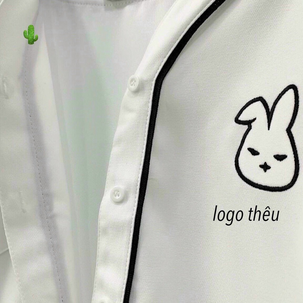 Áo Sơ Mi Thun Unisex Hàn Quốc Có Túi Phối Thêu Logo Thỏ Siêu Xinh TTPK0368