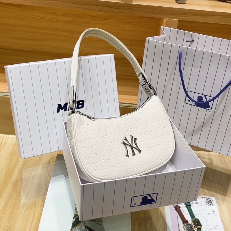 Túi Kẹp Nách MLB Monogram Ẩn Hai Màu
