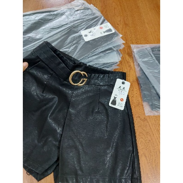 Quần short da