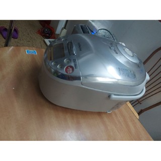 Nồi cơm điện cao tần áp suất Hitachi 1L nhật