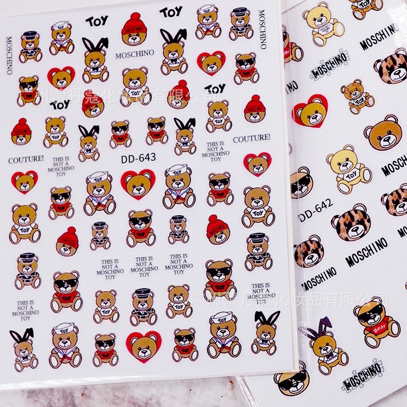 Sticker gấu Moschino dán móng tay