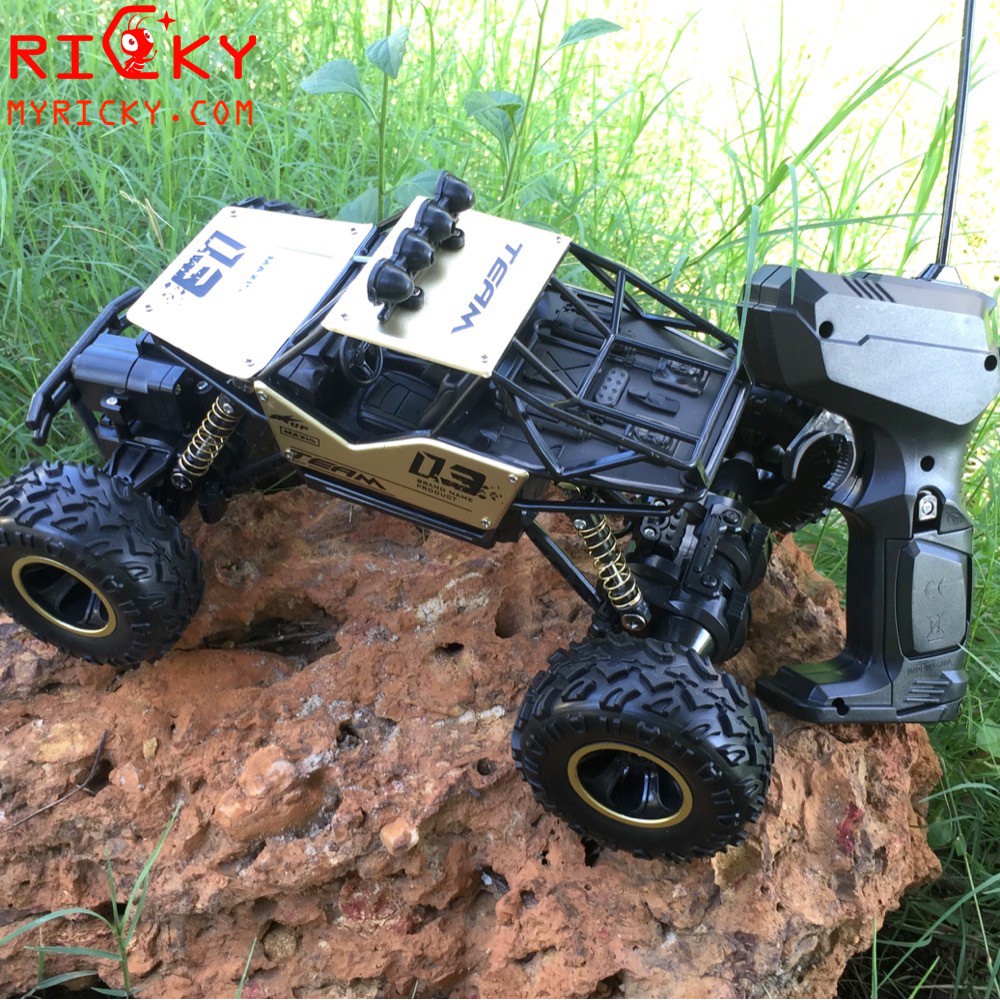 ()Xe điều khiển địa hình ROCK CRAWLER giảm sóc 2 cầu vỏ thép.