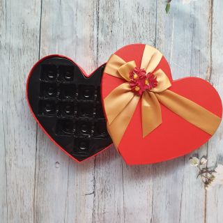 Túi xách  socola 18 viên hình trái tim