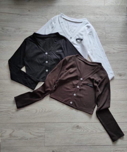 Áo croptop tay dài bandar, hình thật ảnh áo trải sàn | BigBuy360 - bigbuy360.vn