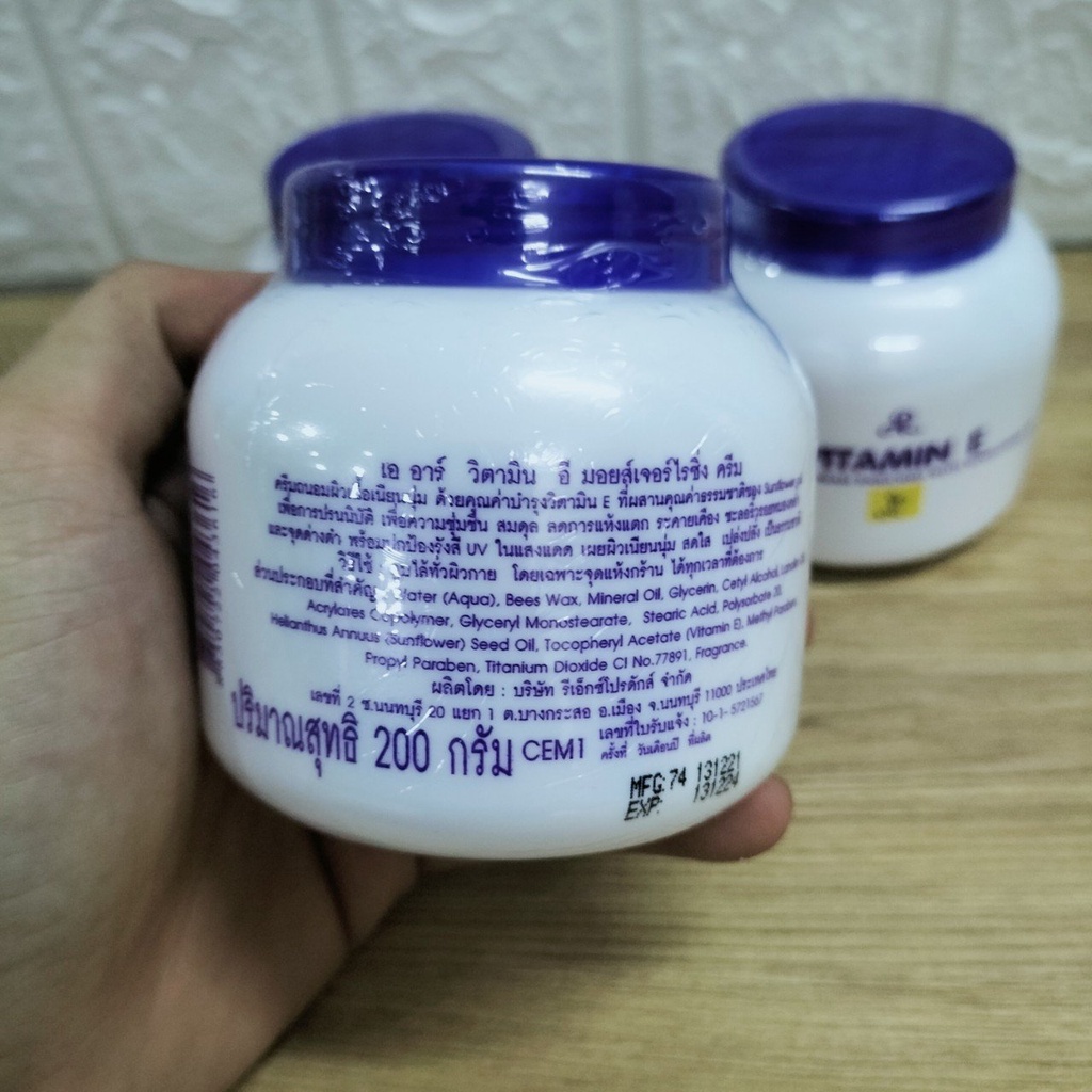 Kem Dưỡng Ẩm Vitamin E Thái Lan Aron 200g