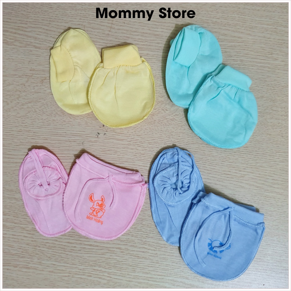 Bộ bao tay và bao chân Mommy dùng giữ ấm, chống lạnh bảo vệ cho bé sơ sinh