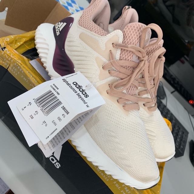 Giày adidas