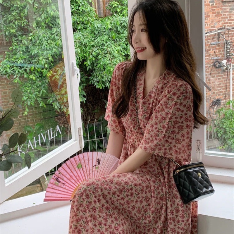 Đầm Perty in hoa dáng xòe ngắn tay cổ chữ V ôm eo thời trang hè mới cho nữ