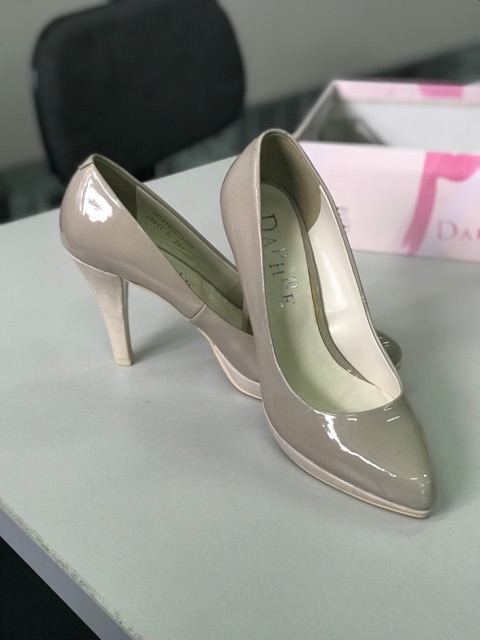 Giày cao gót Daphne new size 37