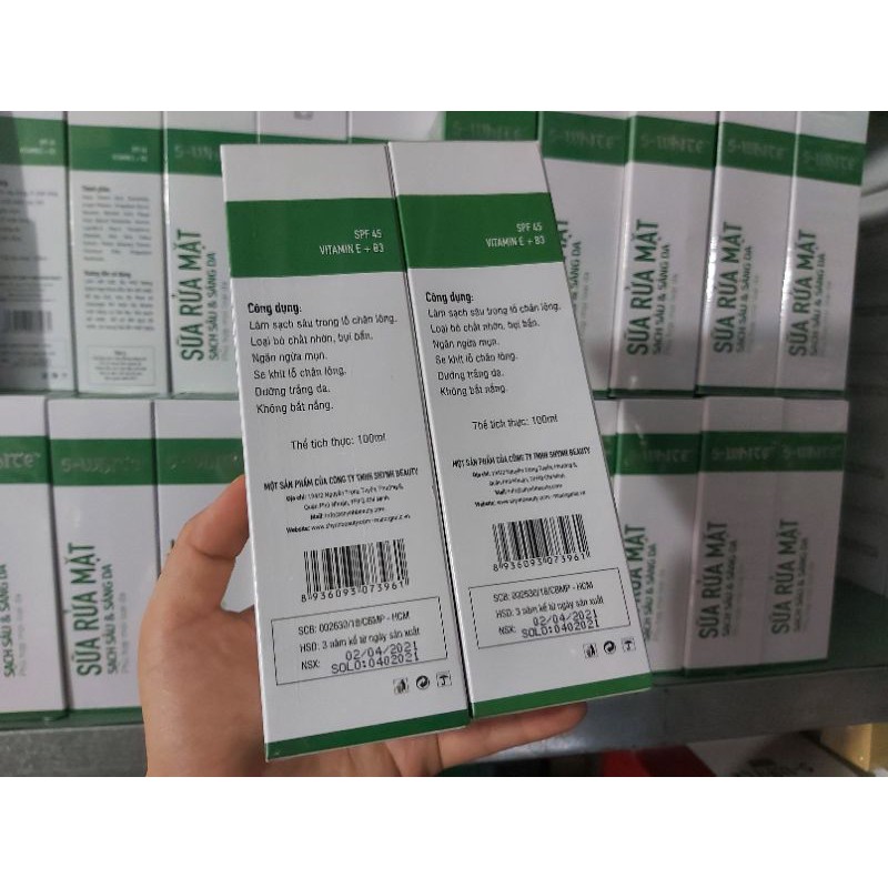 Sữa rửa mặt nha đam swhite