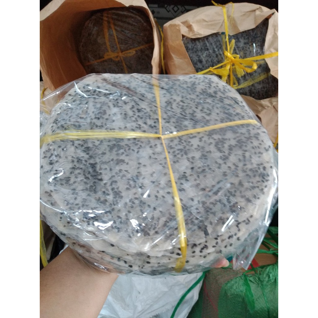 Bánh tráng mè đen 1 xấp 50 cái size 20