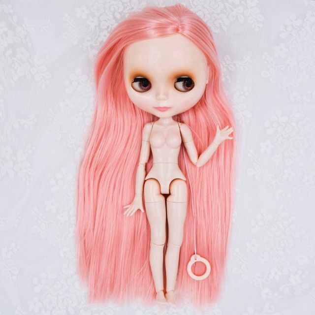 Búp bê tóc hồng