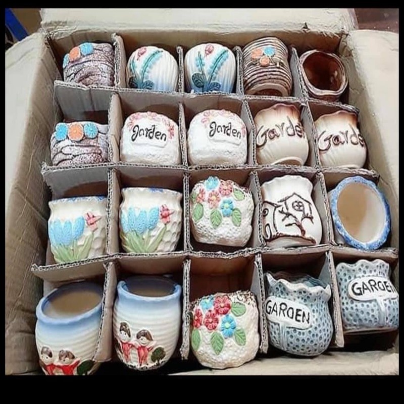 Chậu gốm sứ kích thước 6-8 cm.