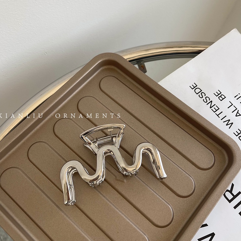 Kẹp Cài Áo Hình Cá Mập Bằng Kim Loại Thời Trang Mùa Hè Cao Cấp