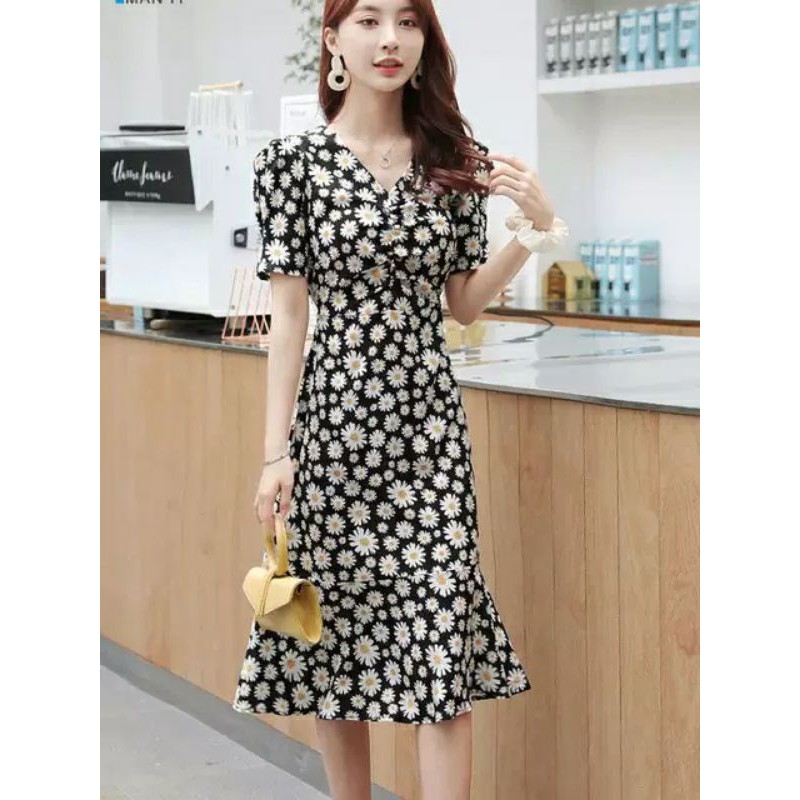 Váy cúc họa mi cổ chữ V