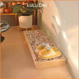 Kệ để giày dép gỗ thông, trải đá hồng tự nhiên - lulu decor